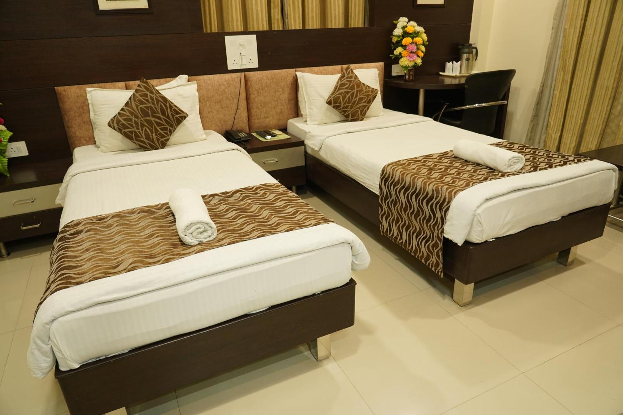 Marshall The Grand Hotel Ahmedabad Exterior foto