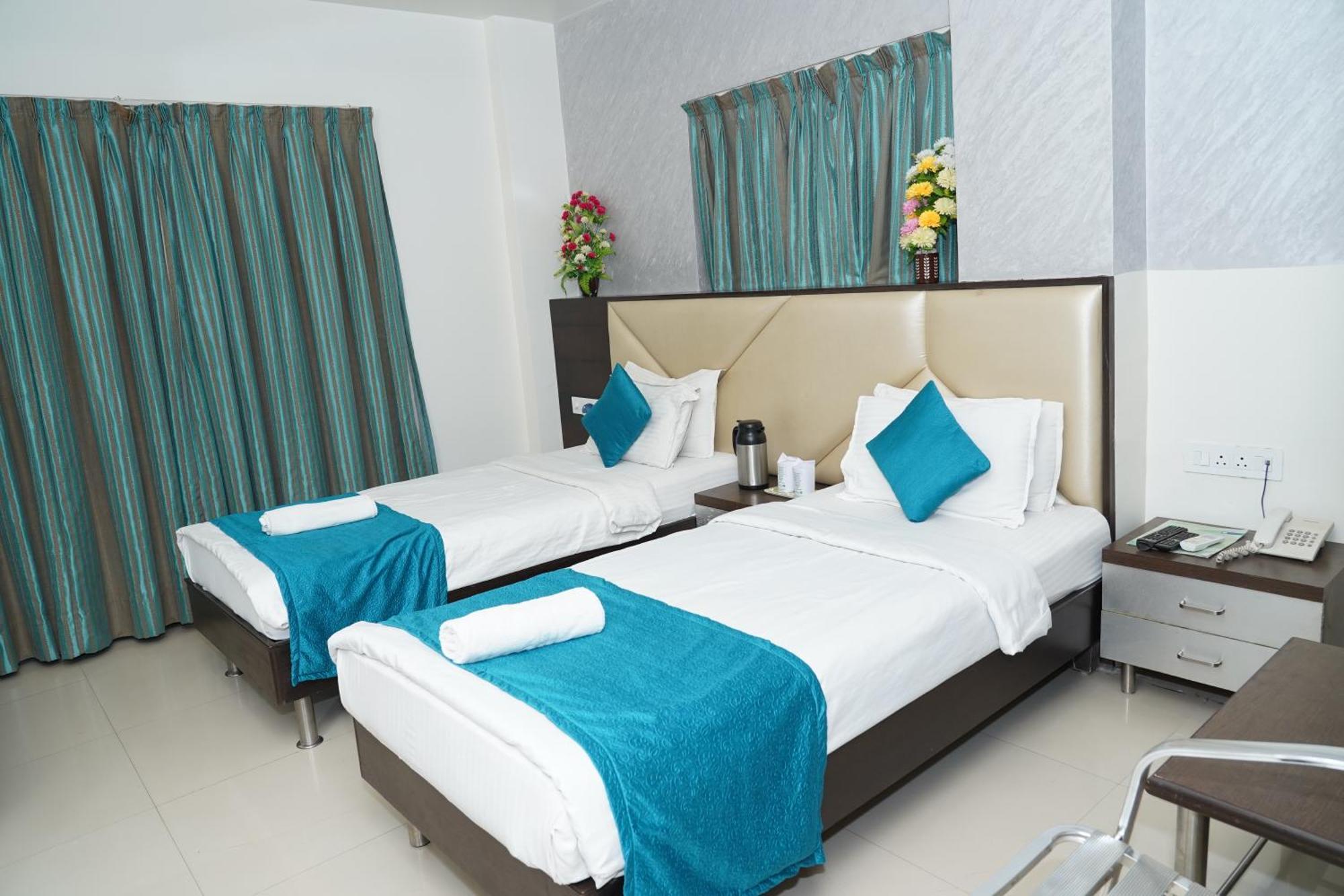Marshall The Grand Hotel Ahmedabad Exterior foto