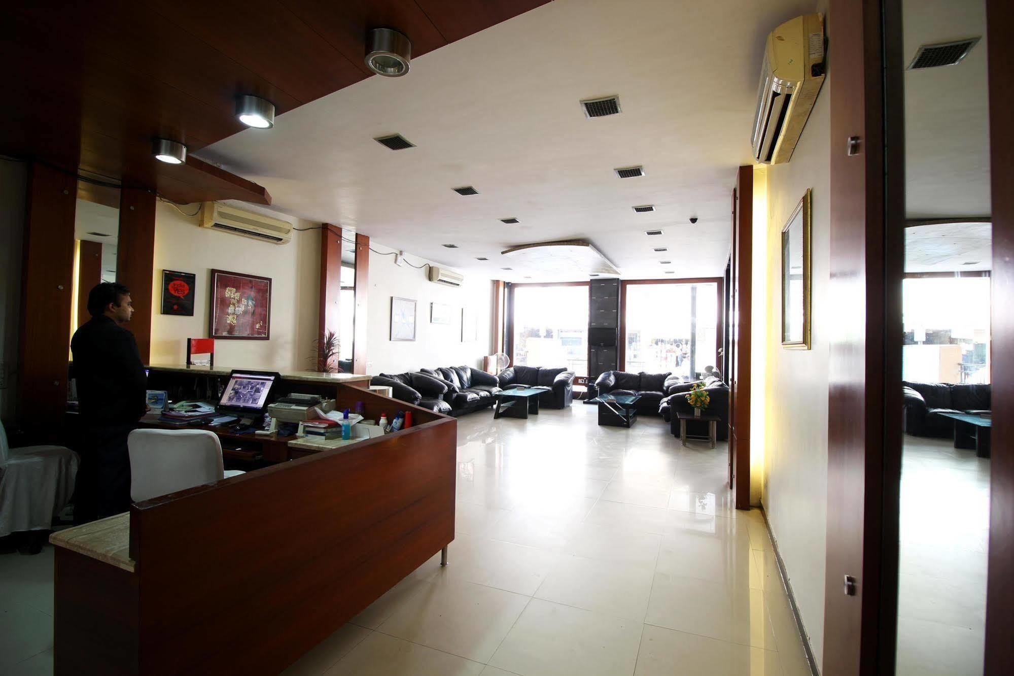 Marshall The Grand Hotel Ahmedabad Exterior foto